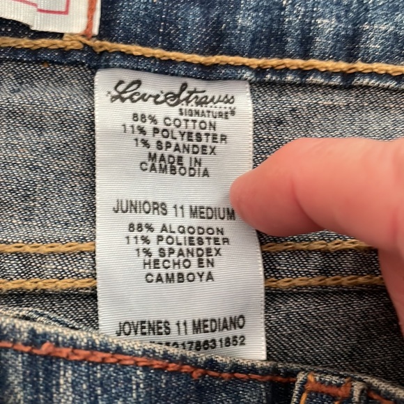 Levi’s Strauss Stretch Low Rise Flare - Junior 11 - Picture 7 of 12